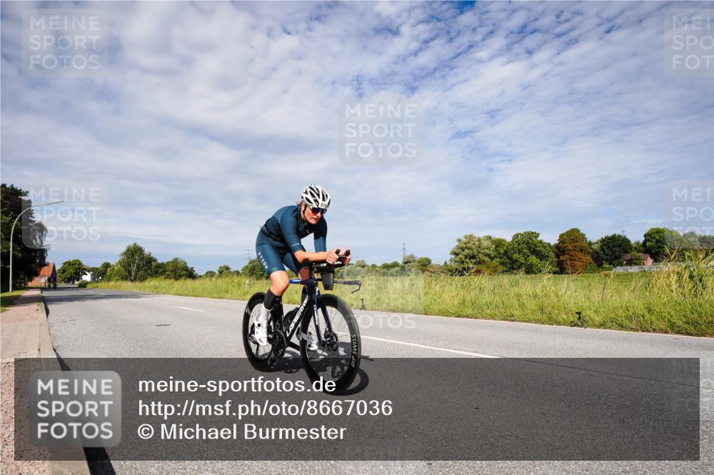 31.08.2025 - Elbe Triathlon Hamburg Michael Burmester http://msf.ph/oto/8667036 31.08.2025 10:40:45 Radfahren 818, 1039, 1043, 1060, 1129 meine-sportfotos.de