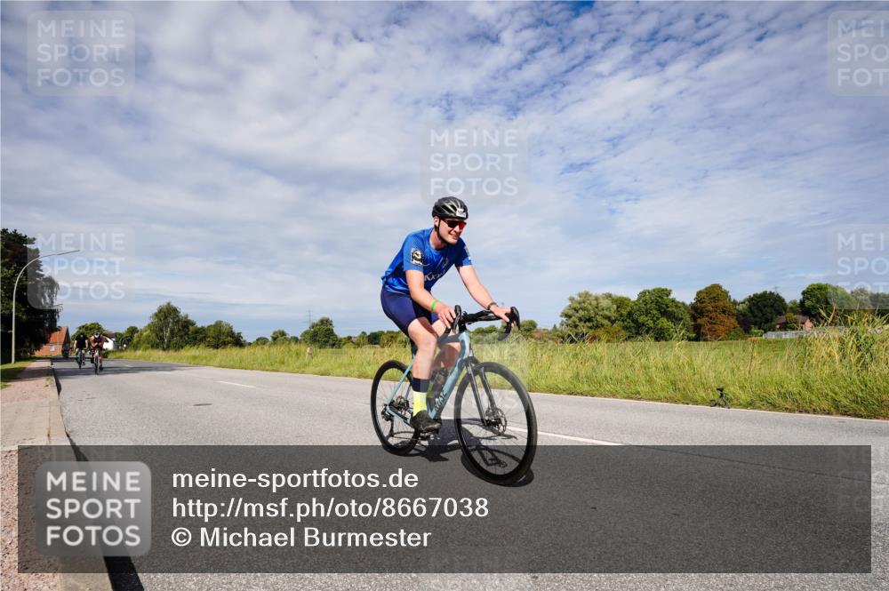 31.08.2025 - Elbe Triathlon Hamburg Michael Burmester http://msf.ph/oto/8667038 31.08.2025 10:40:51 Radfahren 933, 975, 1060, 1129 meine-sportfotos.de