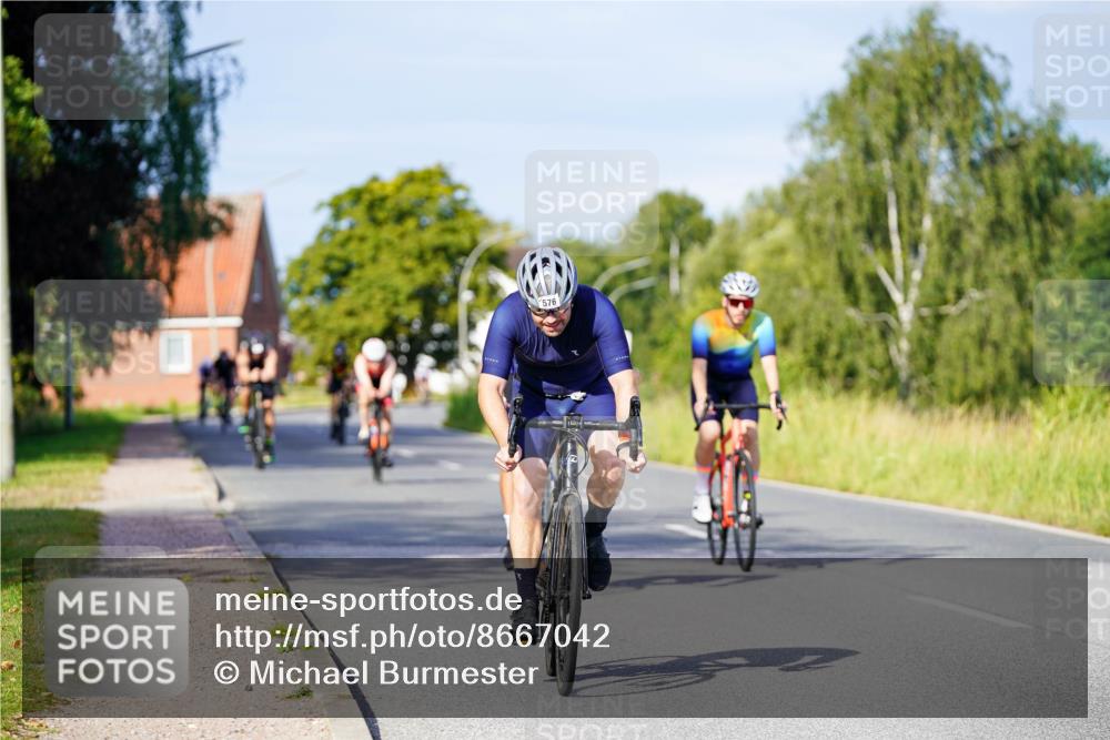 31.08.2025 - Elbe Triathlon Hamburg Michael Burmester http://msf.ph/oto/8667042 31.08.2025 09:40:00 Radfahren 334, 348, 418, 432, 499, 536, 576, 698, 774 meine-sportfotos.de