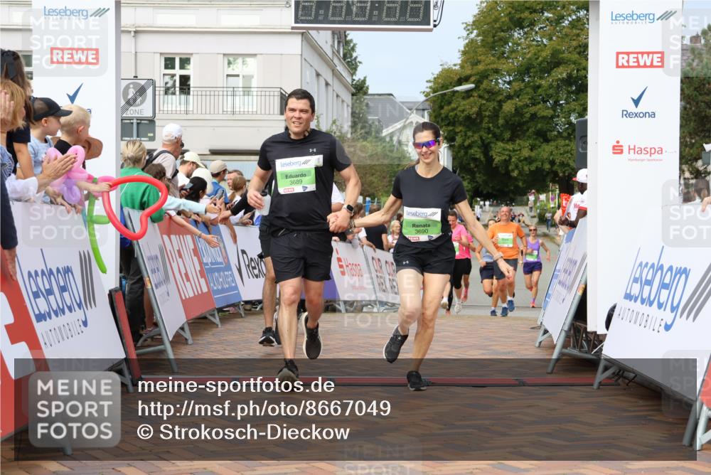 31.08.2025 - 21. Blankeneser Heldenlauf Strokosch-Dieckow http://msf.ph/oto/8667049 31.08.2025 11:16:13 Ziel 3689, 3690, 3154, 3258, 3533, 3293, 3738 meine-sportfotos.de