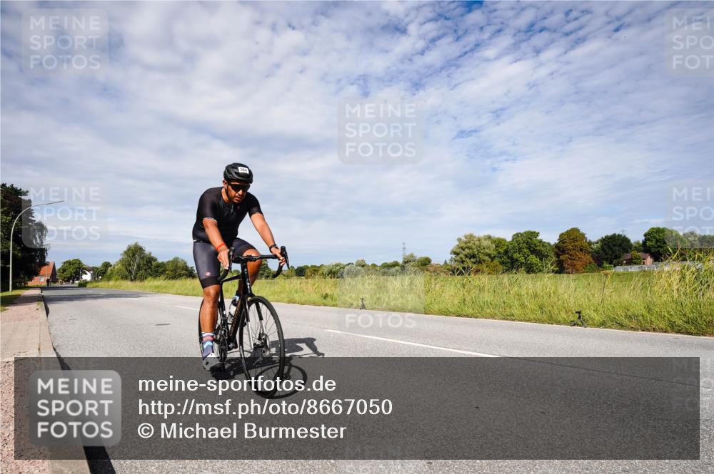 31.08.2025 - Elbe Triathlon Hamburg Michael Burmester http://msf.ph/oto/8667050 31.08.2025 10:41:10 Radfahren 564 meine-sportfotos.de