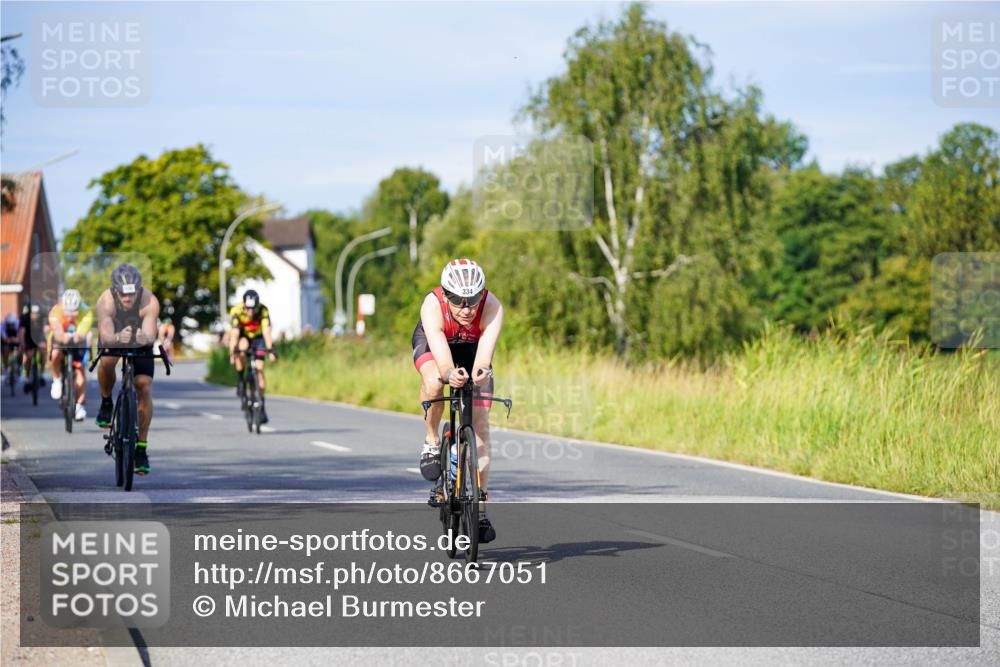 31.08.2025 - Elbe Triathlon Hamburg Michael Burmester http://msf.ph/oto/8667051 31.08.2025 09:40:03 Radfahren 334, 348, 418, 432, 499, 536, 576, 652, 698, 725 meine-sportfotos.de