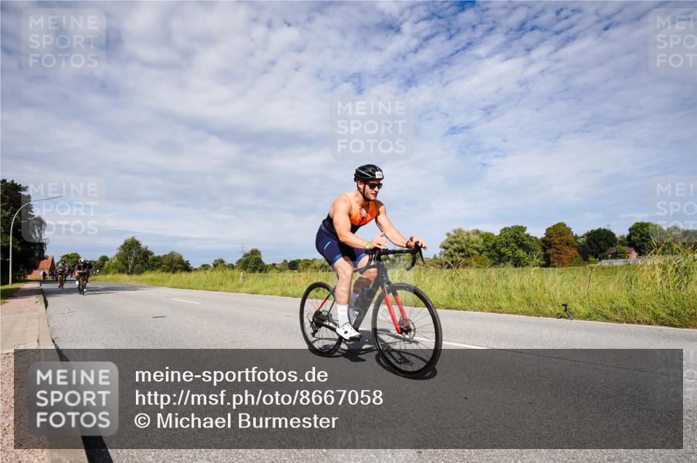 31.08.2025 - Elbe Triathlon Hamburg Michael Burmester http://msf.ph/oto/8667058 31.08.2025 10:41:23 Radfahren 914, 926, 970, 1054, 1273, 1301 meine-sportfotos.de