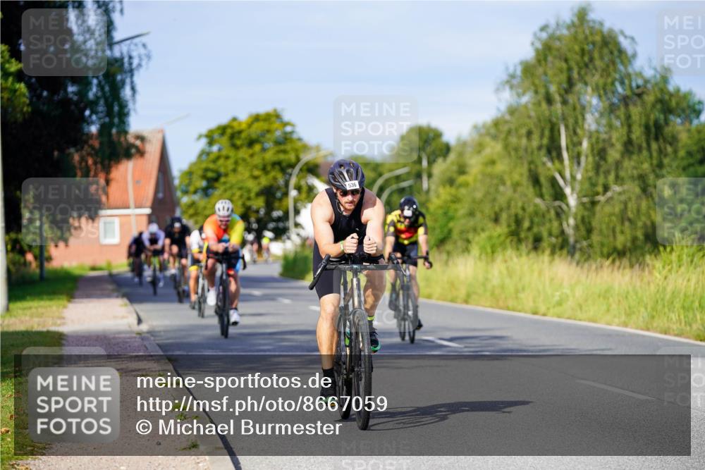31.08.2025 - Elbe Triathlon Hamburg Michael Burmester http://msf.ph/oto/8667059 31.08.2025 09:40:04 Radfahren 334, 348, 418, 432, 471, 499, 536, 576, 652, 698, 725 meine-sportfotos.de