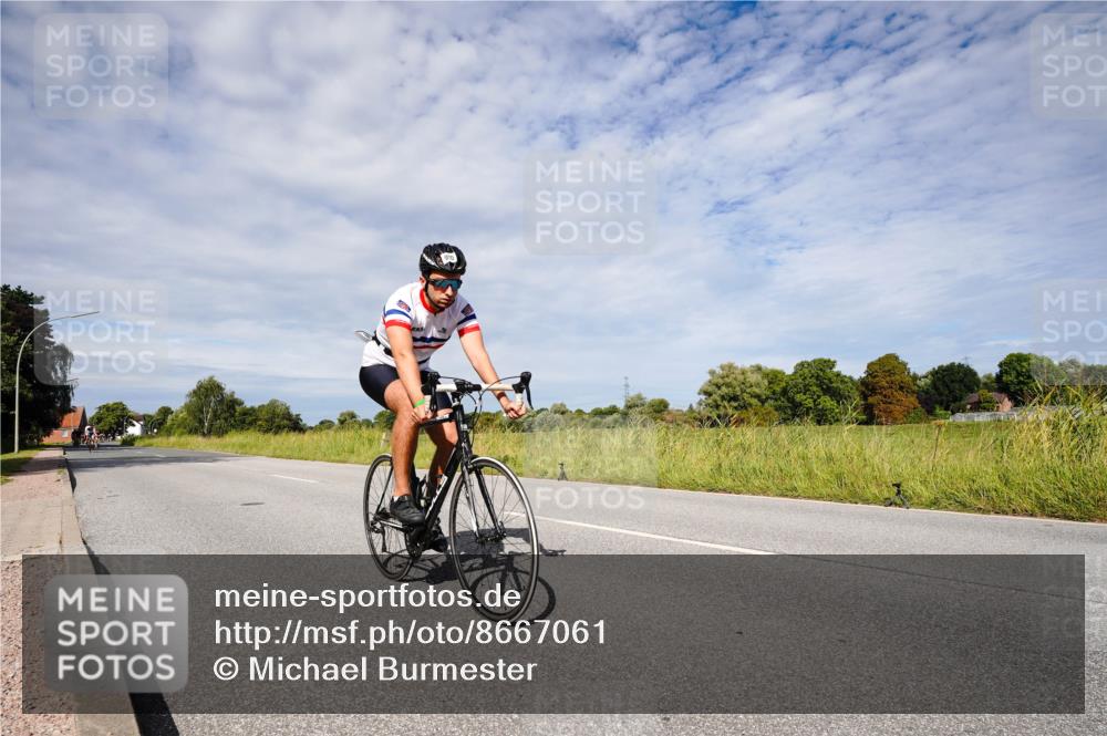 31.08.2025 - Elbe Triathlon Hamburg Michael Burmester http://msf.ph/oto/8667061 31.08.2025 10:41:26 Radfahren 914, 926, 970, 1062, 1148, 1273 meine-sportfotos.de