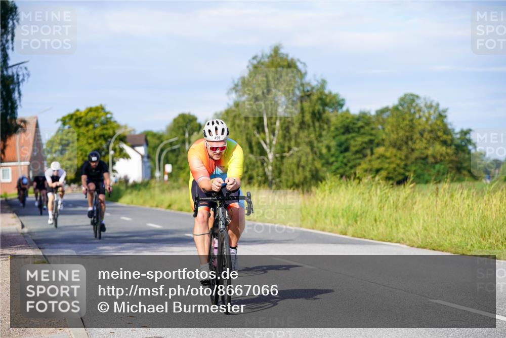 31.08.2025 - Elbe Triathlon Hamburg Michael Burmester http://msf.ph/oto/8667066 31.08.2025 09:40:07 Radfahren 265, 316, 334, 348, 434, 471, 499, 536, 652, 698, 725 meine-sportfotos.de