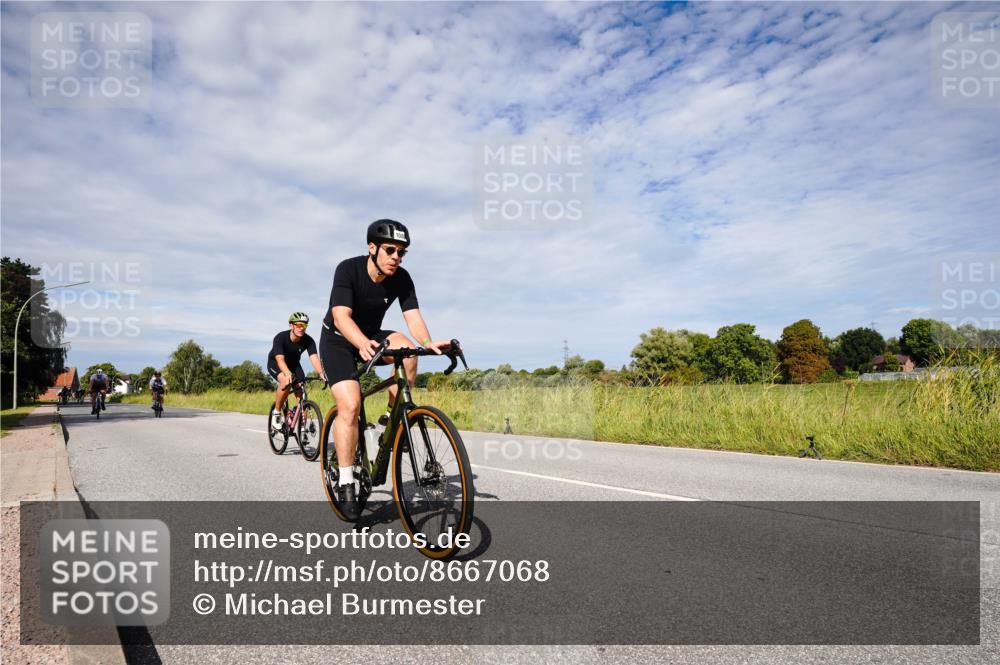 31.08.2025 - Elbe Triathlon Hamburg Michael Burmester http://msf.ph/oto/8667068 31.08.2025 10:41:34 Radfahren 955, 1003, 1022, 1035, 1062, 1096, 1148, 1279 meine-sportfotos.de