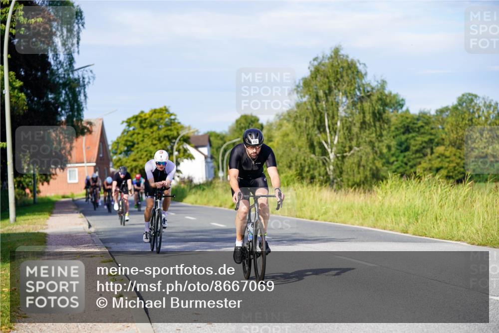 31.08.2025 - Elbe Triathlon Hamburg Michael Burmester http://msf.ph/oto/8667069 31.08.2025 09:40:08 Radfahren 265, 316, 348, 434, 471, 499, 525, 536, 652, 698, 725 meine-sportfotos.de