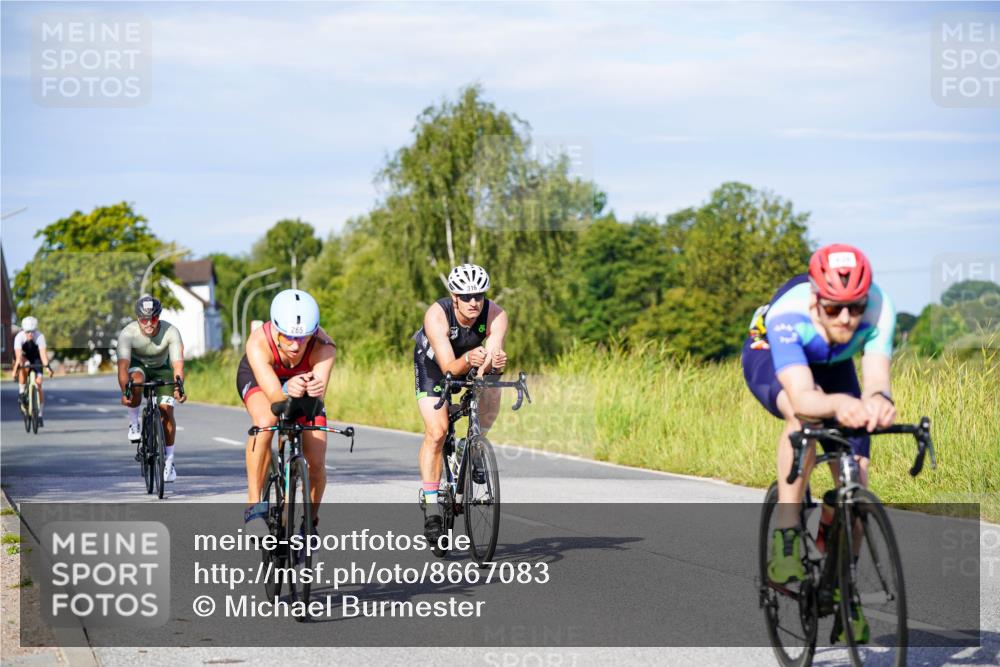 31.08.2025 - Elbe Triathlon Hamburg Michael Burmester http://msf.ph/oto/8667083 31.08.2025 09:40:13 Radfahren 265, 316, 434, 459, 471, 525, 725, 785 meine-sportfotos.de