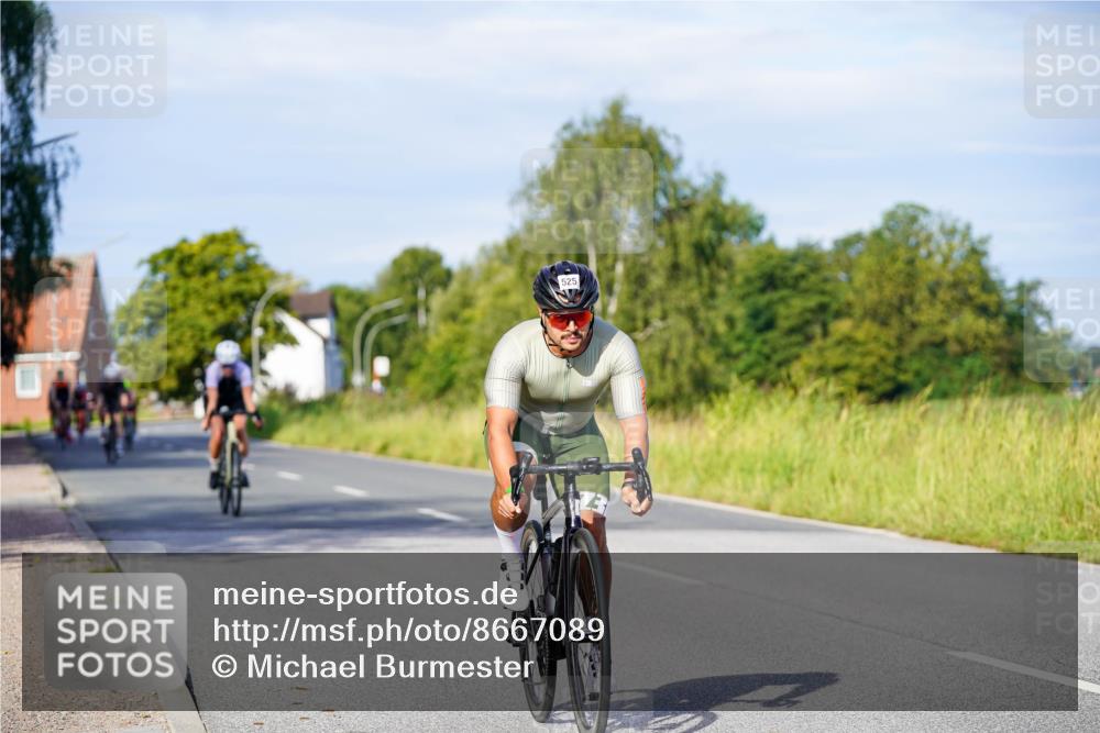 31.08.2025 - Elbe Triathlon Hamburg Michael Burmester http://msf.ph/oto/8667089 31.08.2025 09:40:15 Radfahren 265, 316, 434, 459, 525, 625, 785 meine-sportfotos.de