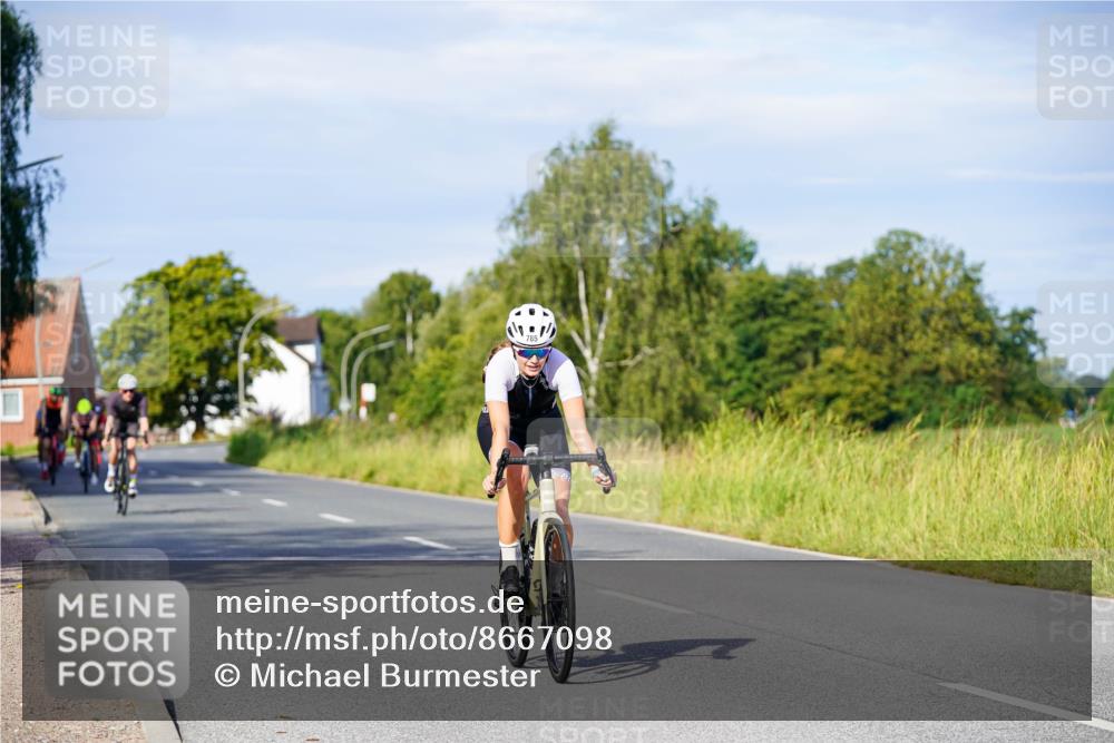 31.08.2025 - Elbe Triathlon Hamburg Michael Burmester http://msf.ph/oto/8667098 31.08.2025 09:40:17 Radfahren 265, 301, 316, 406, 459, 462, 525, 625, 785 meine-sportfotos.de