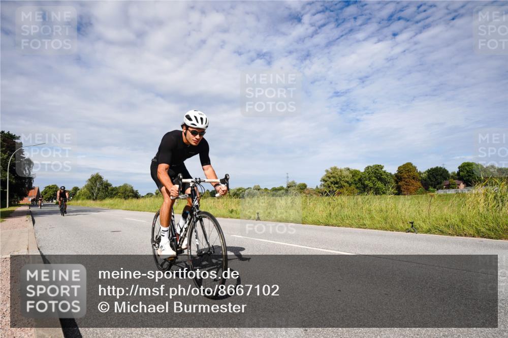 31.08.2025 - Elbe Triathlon Hamburg Michael Burmester http://msf.ph/oto/8667102 31.08.2025 10:42:08 Radfahren 935, 987, 1094, 1123 meine-sportfotos.de
