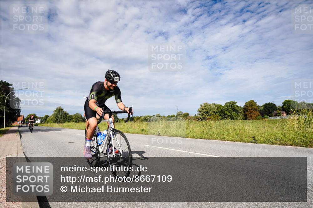 31.08.2025 - Elbe Triathlon Hamburg Michael Burmester http://msf.ph/oto/8667109 31.08.2025 10:42:16 Radfahren 992, 993, 1082, 1250, 1297 meine-sportfotos.de