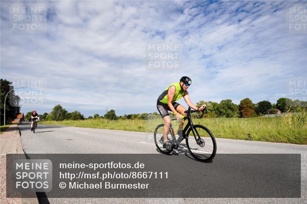 31.08.2025 - Elbe Triathlon Hamburg Michael Burmester http://msf.ph/oto/8667111 31.08.2025 10:42:17 Radfahren 992, 993, 1082, 1250, 1297 meine-sportfotos.de