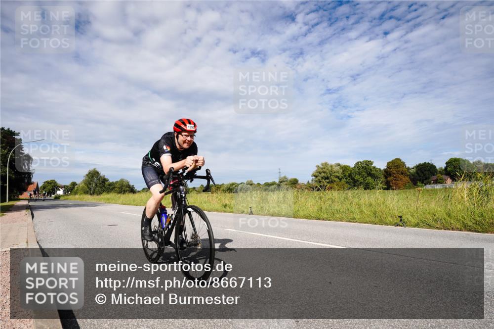 31.08.2025 - Elbe Triathlon Hamburg Michael Burmester http://msf.ph/oto/8667113 31.08.2025 10:42:18 Radfahren 992, 993, 1082, 1250, 1297 meine-sportfotos.de