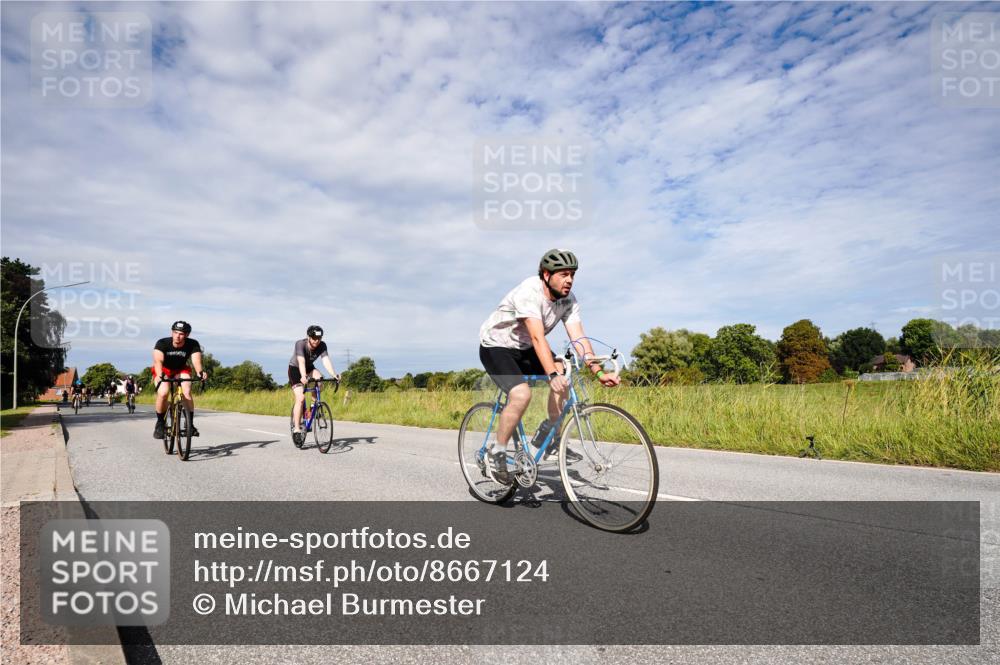 31.08.2025 - Elbe Triathlon Hamburg Michael Burmester http://msf.ph/oto/8667124 31.08.2025 10:42:32 Radfahren 954, 973, 1008, 1026, 1055, 1105, 1160, 1303, 1321, 1323 meine-sportfotos.de