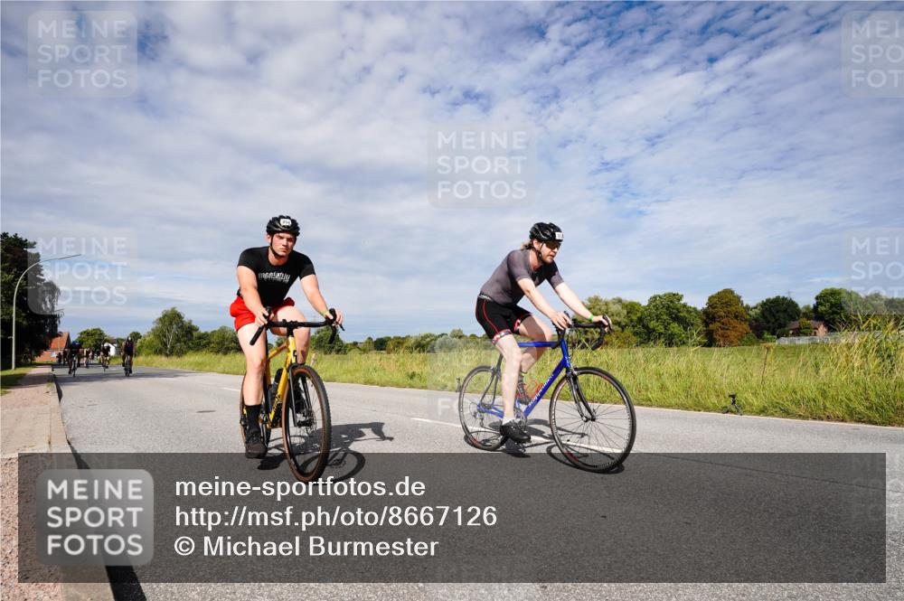 31.08.2025 - Elbe Triathlon Hamburg Michael Burmester http://msf.ph/oto/8667126 31.08.2025 10:42:32 Radfahren 954, 973, 1008, 1026, 1055, 1105, 1160, 1303, 1321, 1323 meine-sportfotos.de