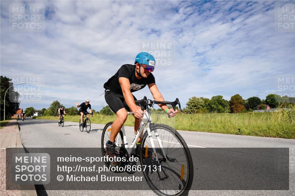 31.08.2025 - Elbe Triathlon Hamburg Michael Burmester http://msf.ph/oto/8667131 31.08.2025 10:42:35 Radfahren 863, 954, 966, 973, 1013, 1026, 1105, 1160, 1303, 1321 meine-sportfotos.de