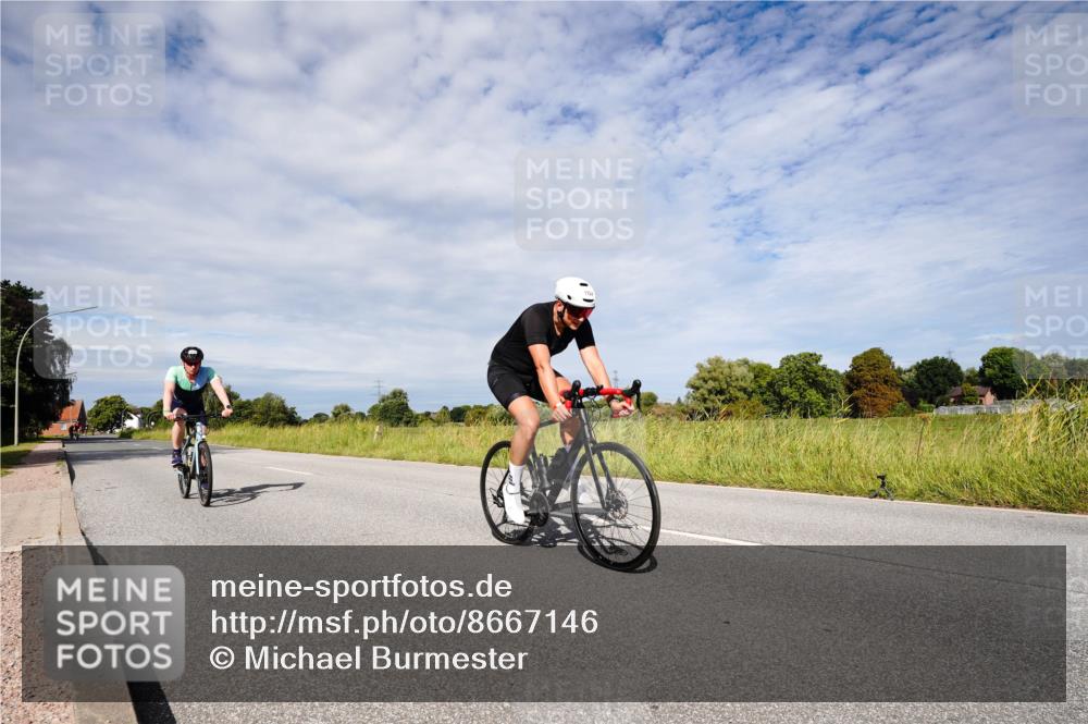 31.08.2025 - Elbe Triathlon Hamburg Michael Burmester http://msf.ph/oto/8667146 31.08.2025 10:42:47 Radfahren 1074, 1154, 1281 meine-sportfotos.de
