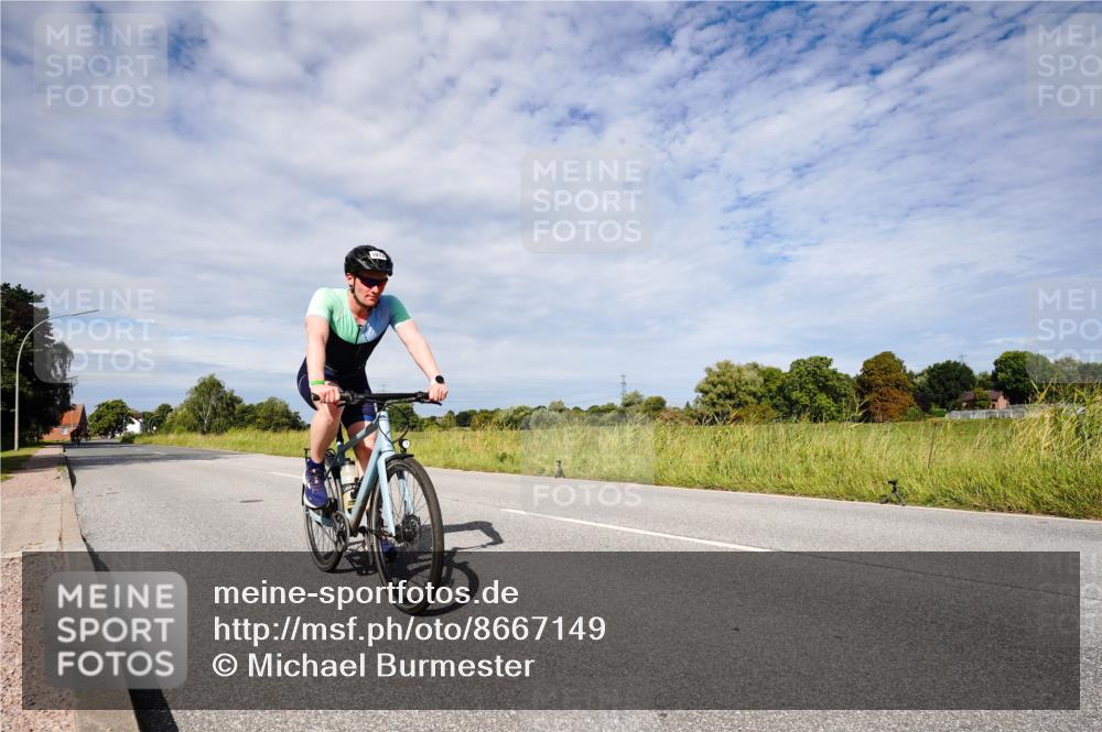 31.08.2025 - Elbe Triathlon Hamburg Michael Burmester http://msf.ph/oto/8667149 31.08.2025 10:42:47 Radfahren 1074, 1154, 1281 meine-sportfotos.de