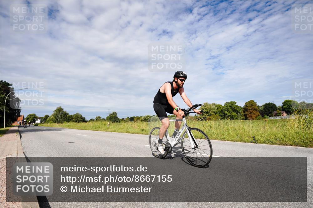 31.08.2025 - Elbe Triathlon Hamburg Michael Burmester http://msf.ph/oto/8667155 31.08.2025 10:42:58 Radfahren 934, 991, 1098, 1219, 1266, 1305, 1329 meine-sportfotos.de