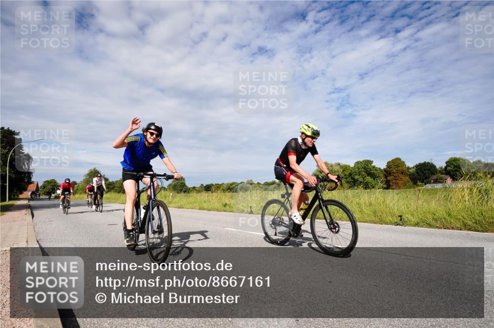 31.08.2025 - Elbe Triathlon Hamburg Michael Burmester http://msf.ph/oto/8667161 31.08.2025 10:43:09 Radfahren 806, 1010, 1020, 1103, 1196, 1280, 1299, 1327 meine-sportfotos.de