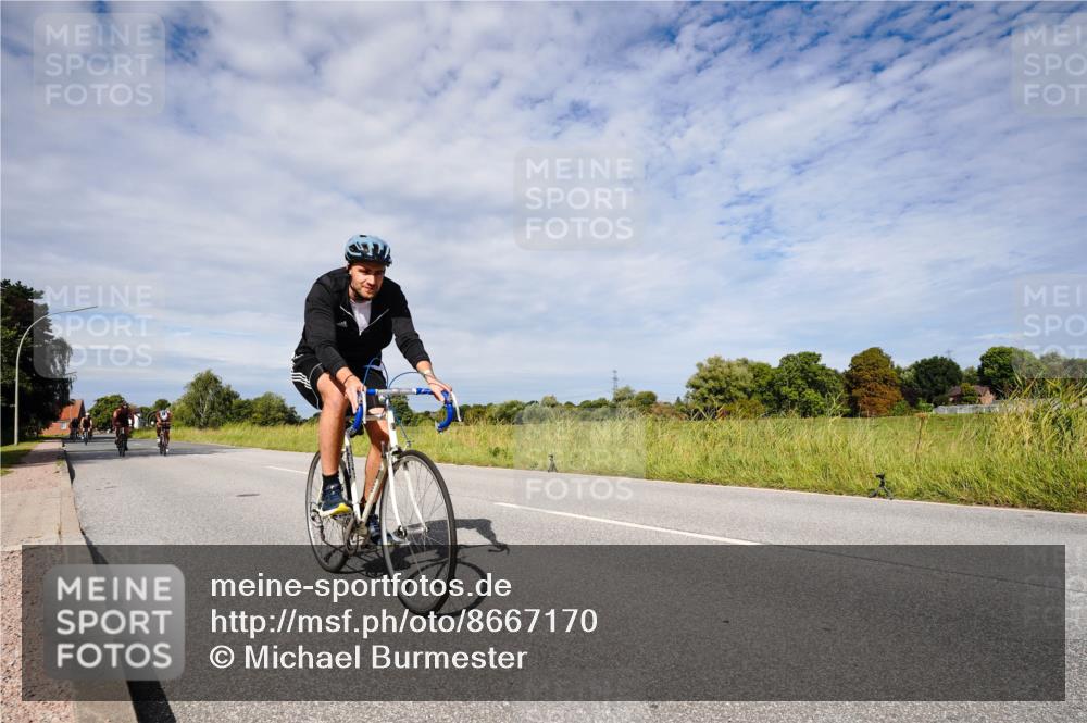 31.08.2025 - Elbe Triathlon Hamburg Michael Burmester http://msf.ph/oto/8667170 31.08.2025 10:43:16 Radfahren 958, 1020, 1180, 1196, 1302, 1310 meine-sportfotos.de