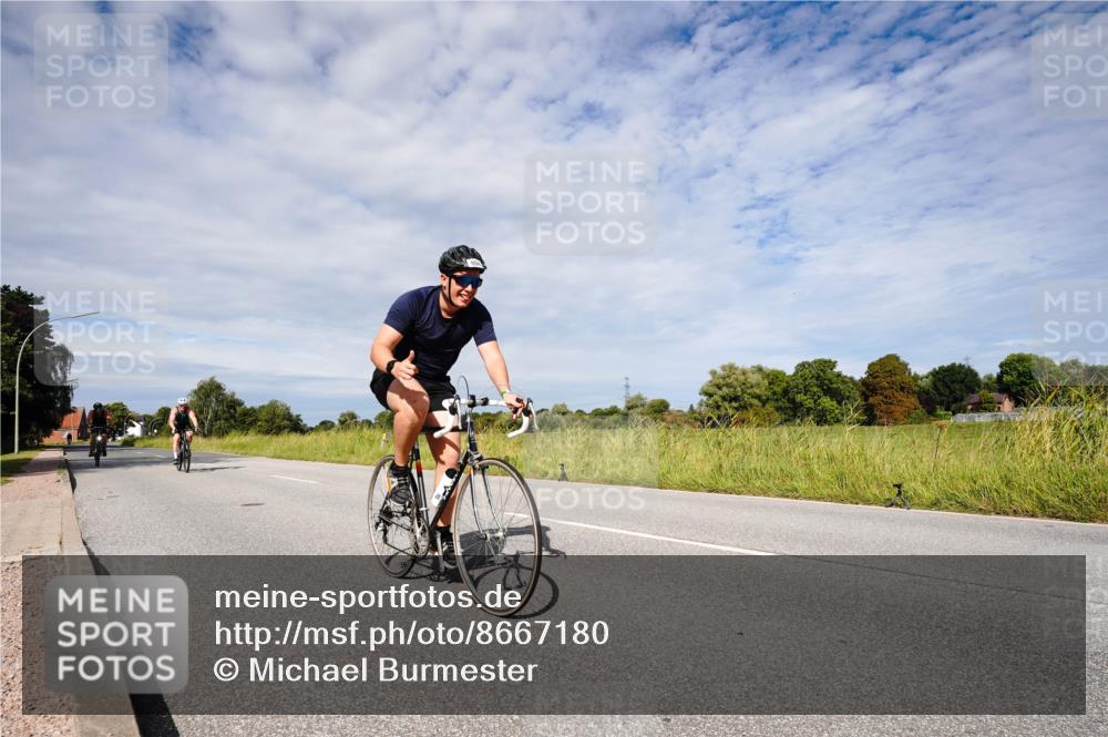 31.08.2025 - Elbe Triathlon Hamburg Michael Burmester http://msf.ph/oto/8667180 31.08.2025 10:43:23 Radfahren 958, 1108, 1227, 1248, 1302 meine-sportfotos.de
