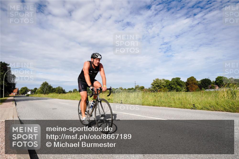 31.08.2025 - Elbe Triathlon Hamburg Michael Burmester http://msf.ph/oto/8667189 31.08.2025 10:43:35 Radfahren 1256 meine-sportfotos.de