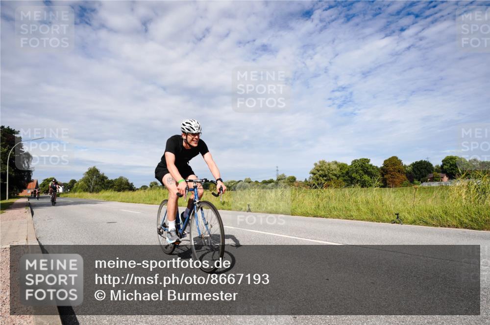 31.08.2025 - Elbe Triathlon Hamburg Michael Burmester http://msf.ph/oto/8667193 31.08.2025 10:43:48 Radfahren 890, 980, 1121, 1202, 1344 meine-sportfotos.de