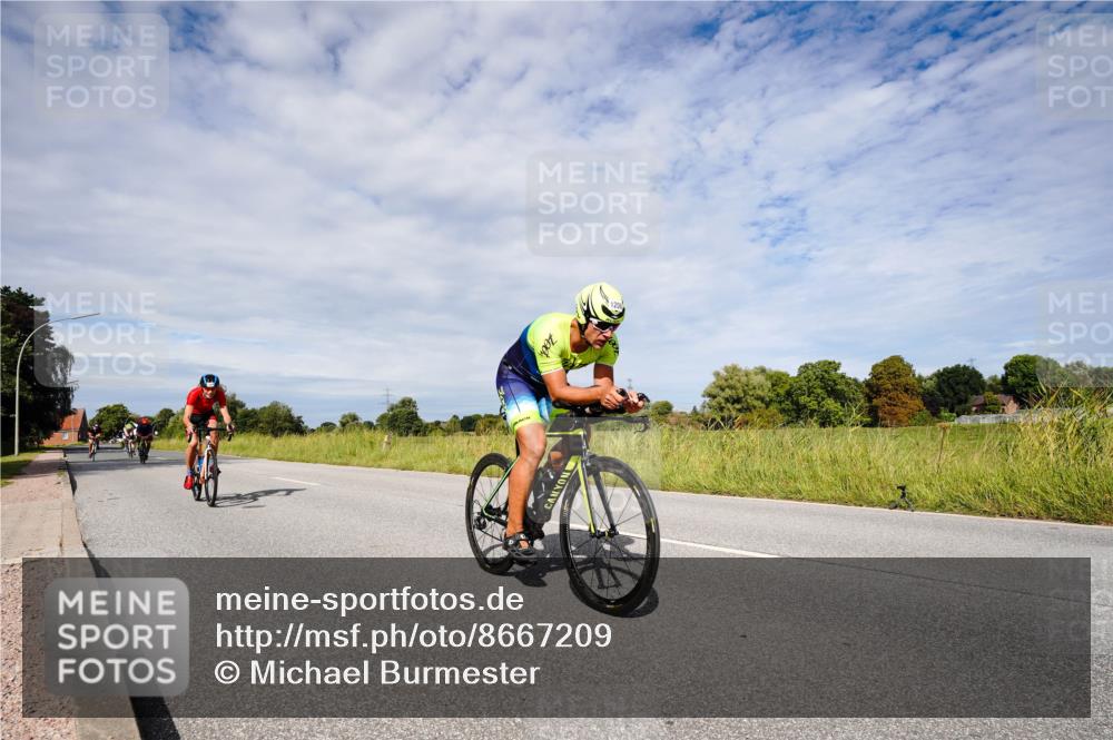 31.08.2025 - Elbe Triathlon Hamburg Michael Burmester http://msf.ph/oto/8667209 31.08.2025 10:44:04 Radfahren 1183, 1206, 1251, 1326, 1445 meine-sportfotos.de
