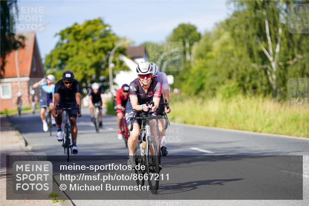 31.08.2025 - Elbe Triathlon Hamburg Michael Burmester http://msf.ph/oto/8667211 31.08.2025 09:40:56 Radfahren 258, 320, 546, 550, 558, 564, 601, 645, 711, 748 meine-sportfotos.de