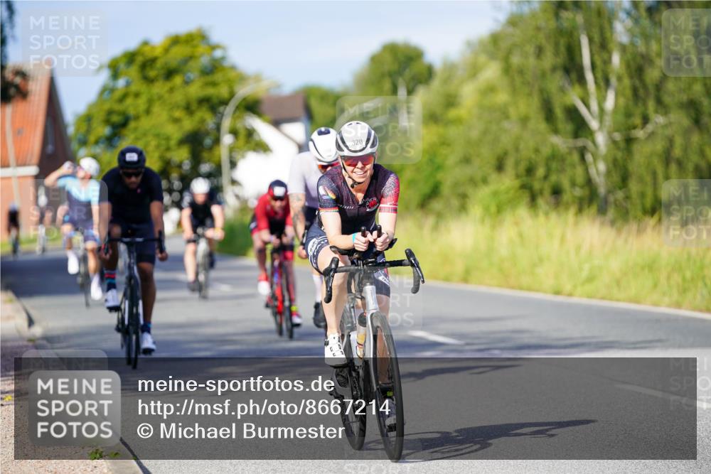 31.08.2025 - Elbe Triathlon Hamburg Michael Burmester http://msf.ph/oto/8667214 31.08.2025 09:40:56 Radfahren 258, 320, 546, 550, 558, 564, 601, 645, 711, 748 meine-sportfotos.de
