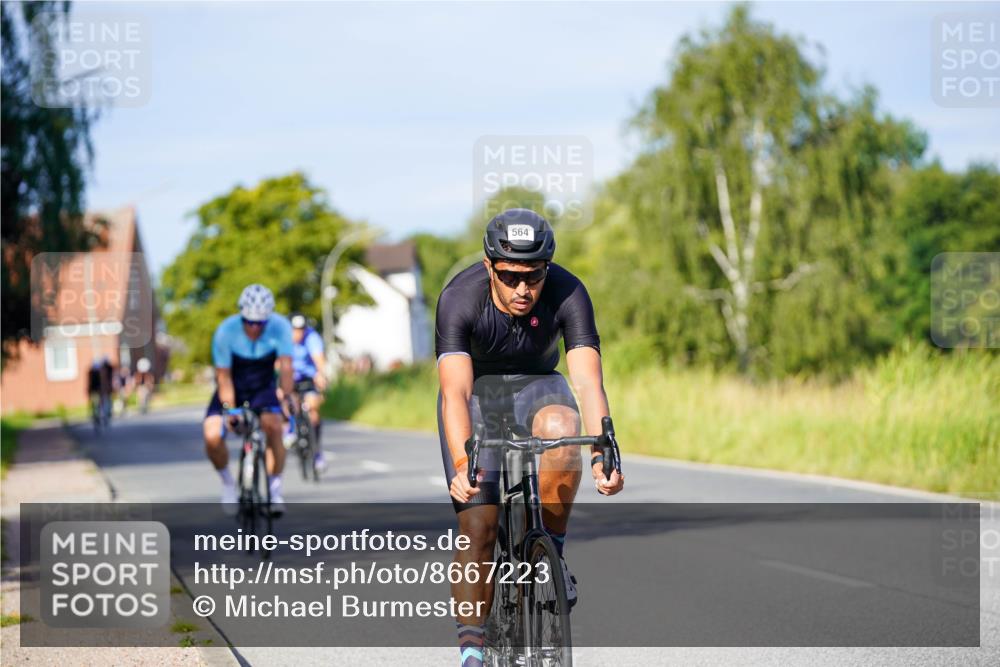 31.08.2025 - Elbe Triathlon Hamburg Michael Burmester http://msf.ph/oto/8667223 31.08.2025 09:40:59 Radfahren 258, 320, 496, 546, 550, 558, 564, 711, 748 meine-sportfotos.de