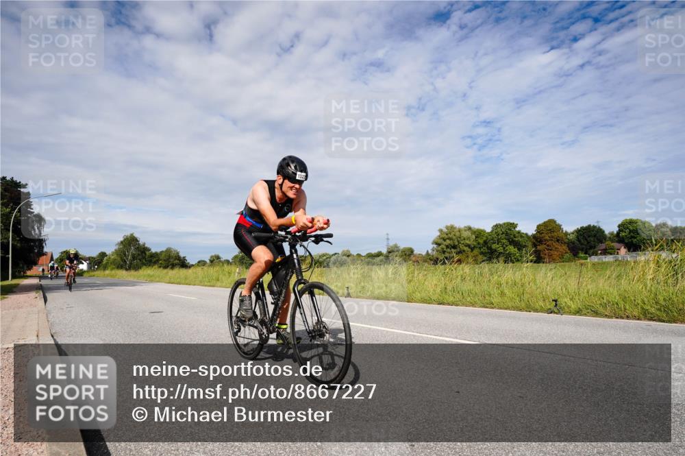 31.08.2025 - Elbe Triathlon Hamburg Michael Burmester http://msf.ph/oto/8667227 31.08.2025 10:44:29 Radfahren 782, 905, 951, 1313, 1322 meine-sportfotos.de