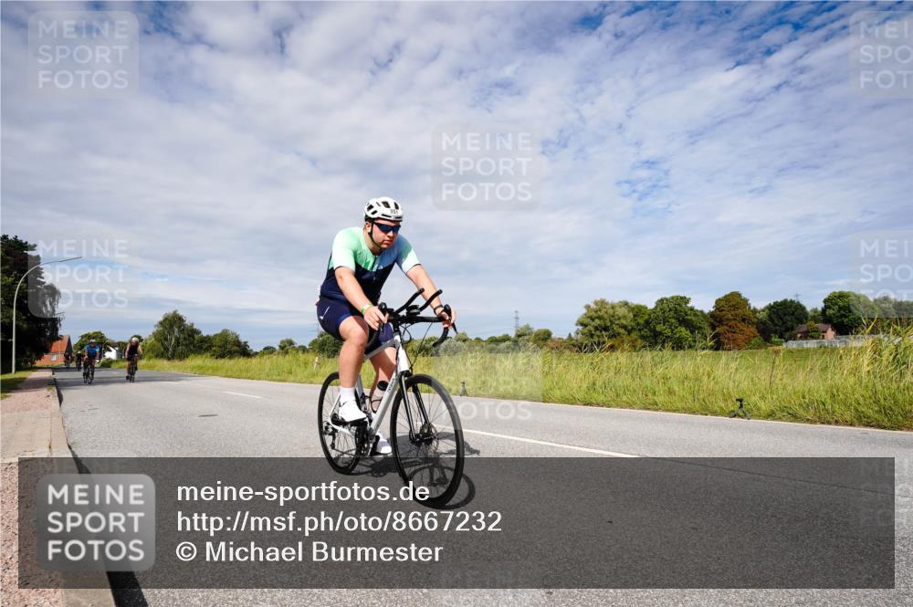 31.08.2025 - Elbe Triathlon Hamburg Michael Burmester http://msf.ph/oto/8667232 31.08.2025 10:44:33 Radfahren 782, 905, 951, 1307, 1313 meine-sportfotos.de