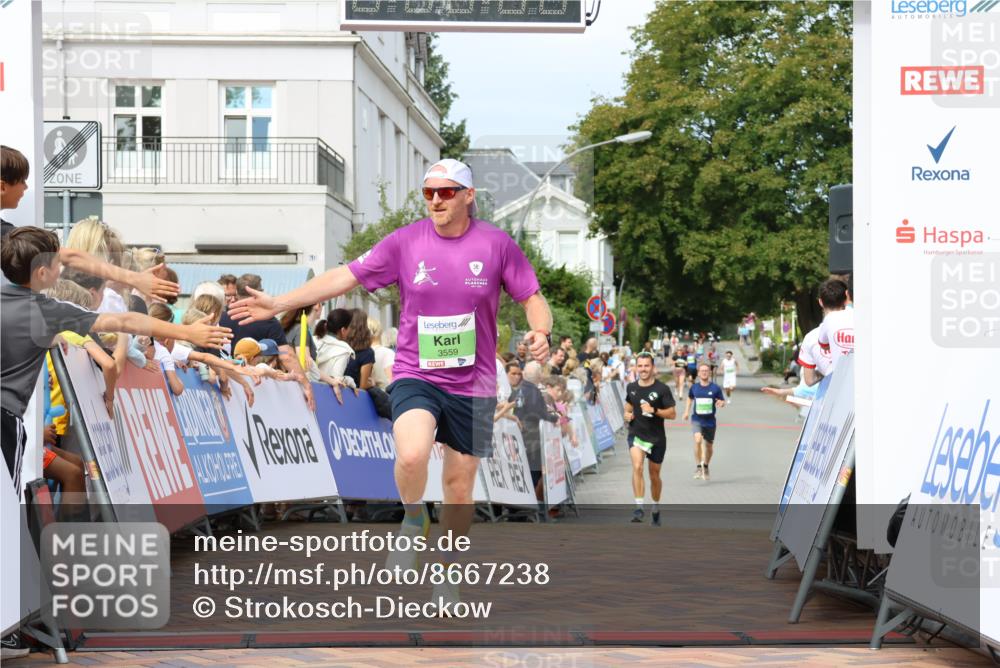 31.08.2025 - 21. Blankeneser Heldenlauf Strokosch-Dieckow http://msf.ph/oto/8667238 31.08.2025 10:57:44 Ziel 3559, 3421, 3045 meine-sportfotos.de