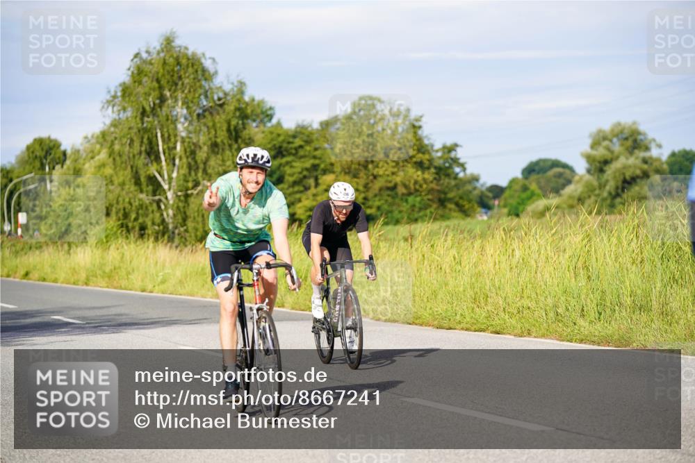 31.08.2025 - Elbe Triathlon Hamburg Michael Burmester http://msf.ph/oto/8667241 31.08.2025 09:41:03 Radfahren 496, 546, 550, 673, 711, 748, 848 meine-sportfotos.de