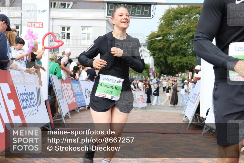31.08.2025 - 21. Blankeneser Heldenlauf Strokosch-Dieckow http://msf.ph/oto/8667257 31.08.2025 11:15:37 Ziel 3495, 3621, 3622, 3458, 3028, 3397 meine-sportfotos.de
