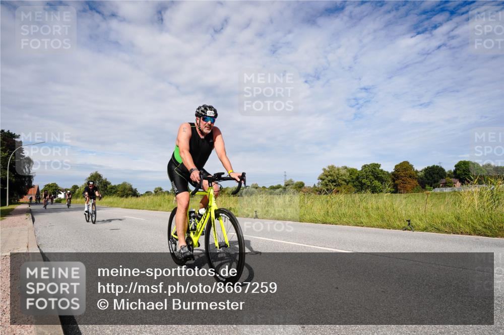 31.08.2025 - Elbe Triathlon Hamburg Michael Burmester http://msf.ph/oto/8667259 31.08.2025 10:45:21 Radfahren 401, 809, 1261, 1275, 1319, 1337, 1338 meine-sportfotos.de