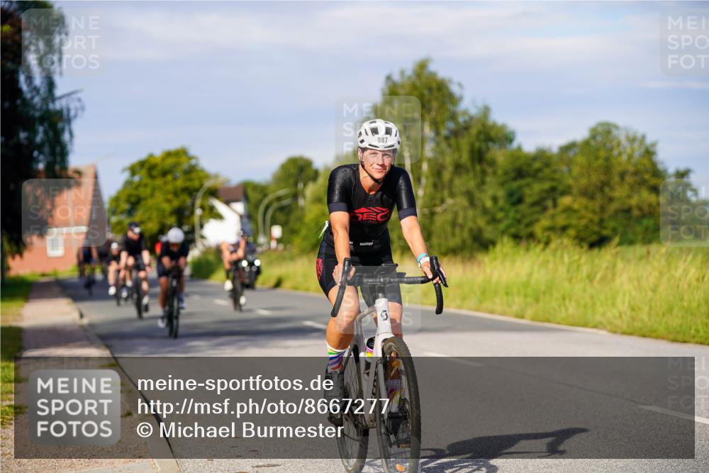 31.08.2025 - Elbe Triathlon Hamburg Michael Burmester http://msf.ph/oto/8667277 31.08.2025 09:41:14 Radfahren 261, 318, 395, 445, 523, 650, 672, 679, 692, 815, 853, 887 meine-sportfotos.de