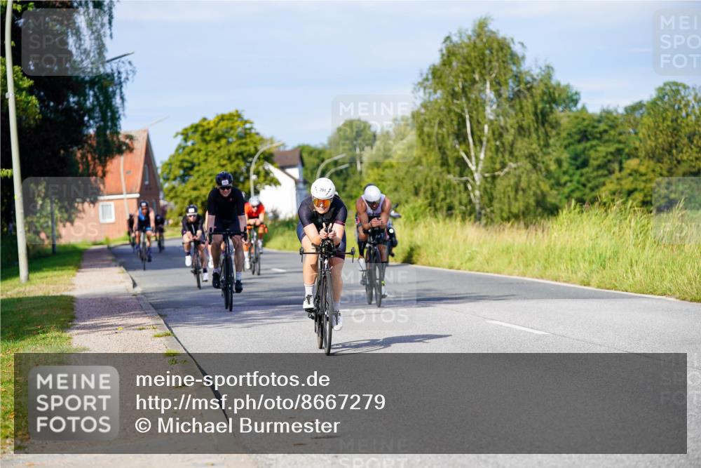 31.08.2025 - Elbe Triathlon Hamburg Michael Burmester http://msf.ph/oto/8667279 31.08.2025 09:41:15 Radfahren 261, 318, 395, 445, 650, 672, 679, 692, 815, 853, 887 meine-sportfotos.de