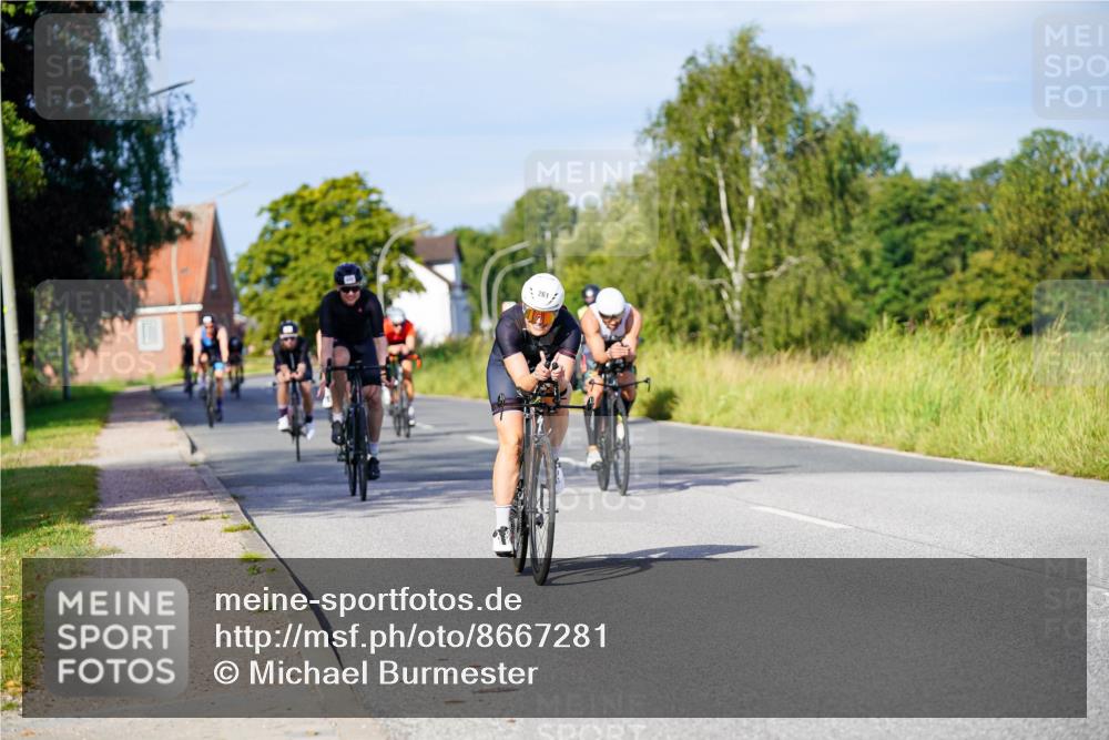 31.08.2025 - Elbe Triathlon Hamburg Michael Burmester http://msf.ph/oto/8667281 31.08.2025 09:41:15 Radfahren 261, 318, 395, 445, 650, 672, 679, 692, 815, 853, 887 meine-sportfotos.de