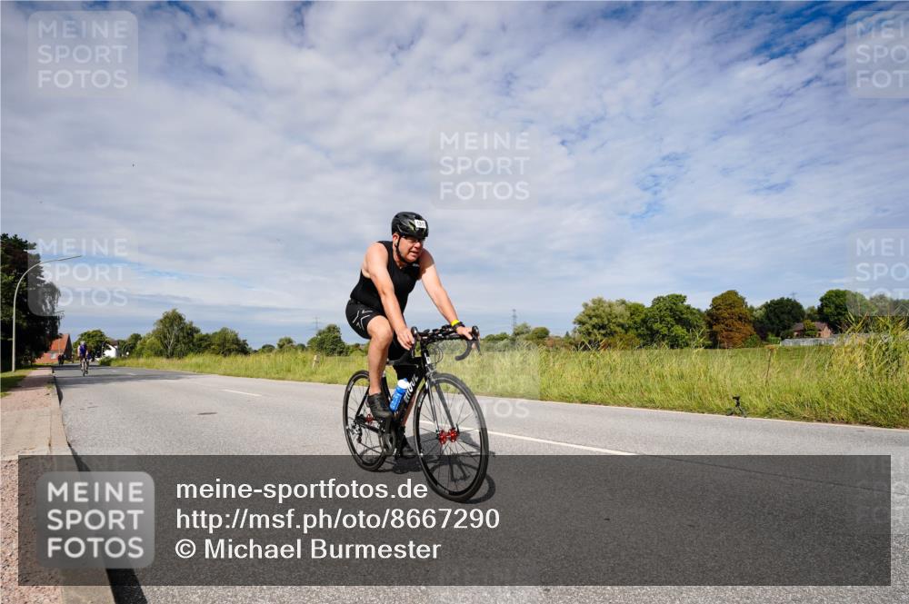 31.08.2025 - Elbe Triathlon Hamburg Michael Burmester http://msf.ph/oto/8667290 31.08.2025 10:46:06 Radfahren 1314, 1317 meine-sportfotos.de