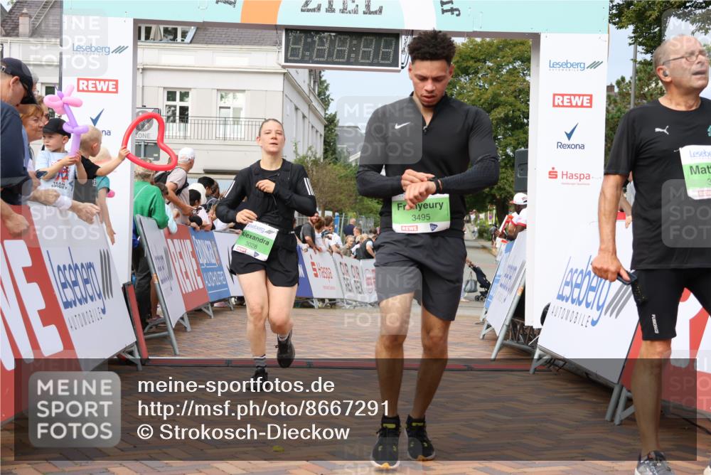 31.08.2025 - 21. Blankeneser Heldenlauf Strokosch-Dieckow http://msf.ph/oto/8667291 31.08.2025 11:15:36 Ziel 3495, 3621, 3622, 3458, 3028, 3397 meine-sportfotos.de