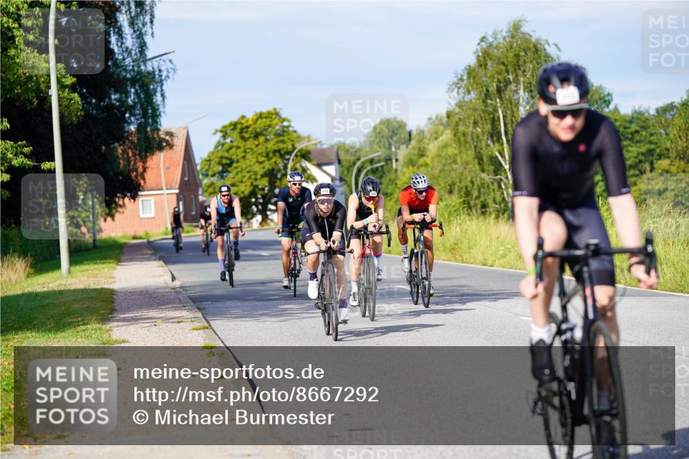 31.08.2025 - Elbe Triathlon Hamburg Michael Burmester http://msf.ph/oto/8667292 31.08.2025 09:41:17 Radfahren 261, 318, 395, 445, 630, 650, 672, 692, 815, 853, 887 meine-sportfotos.de