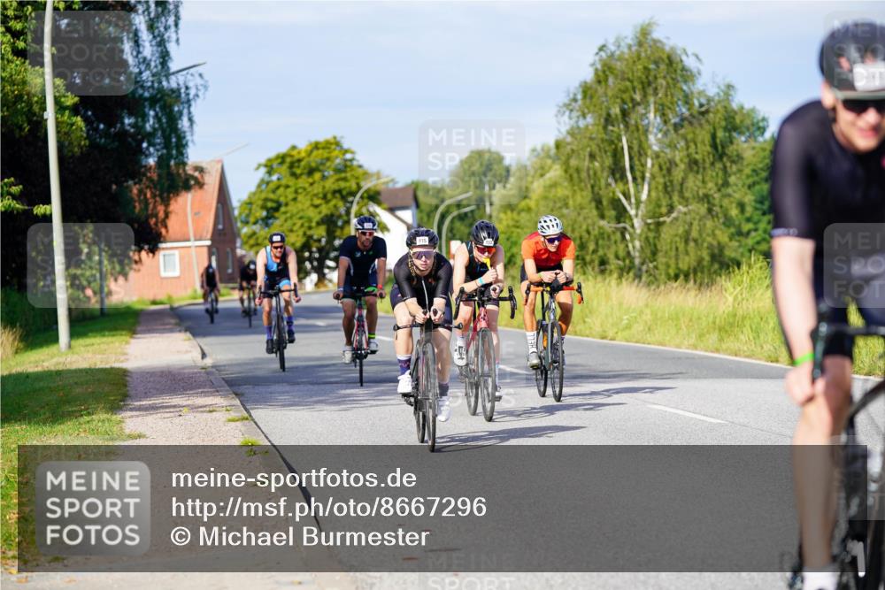 31.08.2025 - Elbe Triathlon Hamburg Michael Burmester http://msf.ph/oto/8667296 31.08.2025 09:41:17 Radfahren 261, 318, 395, 445, 630, 650, 672, 692, 815, 853, 887 meine-sportfotos.de