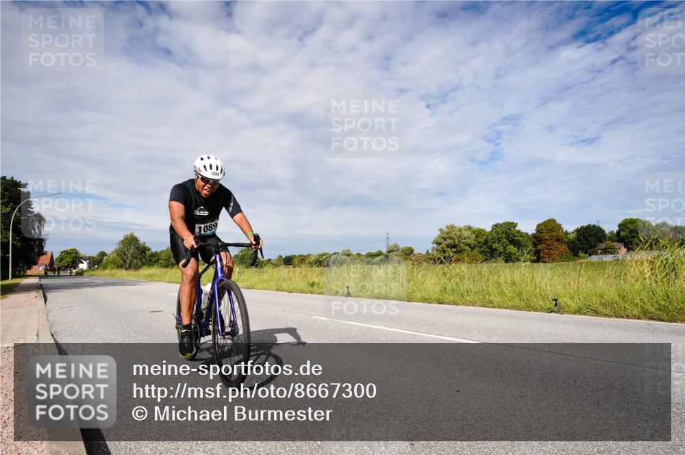 31.08.2025 - Elbe Triathlon Hamburg Michael Burmester http://msf.ph/oto/8667300 31.08.2025 10:46:24 Radfahren 1089, 1144 meine-sportfotos.de