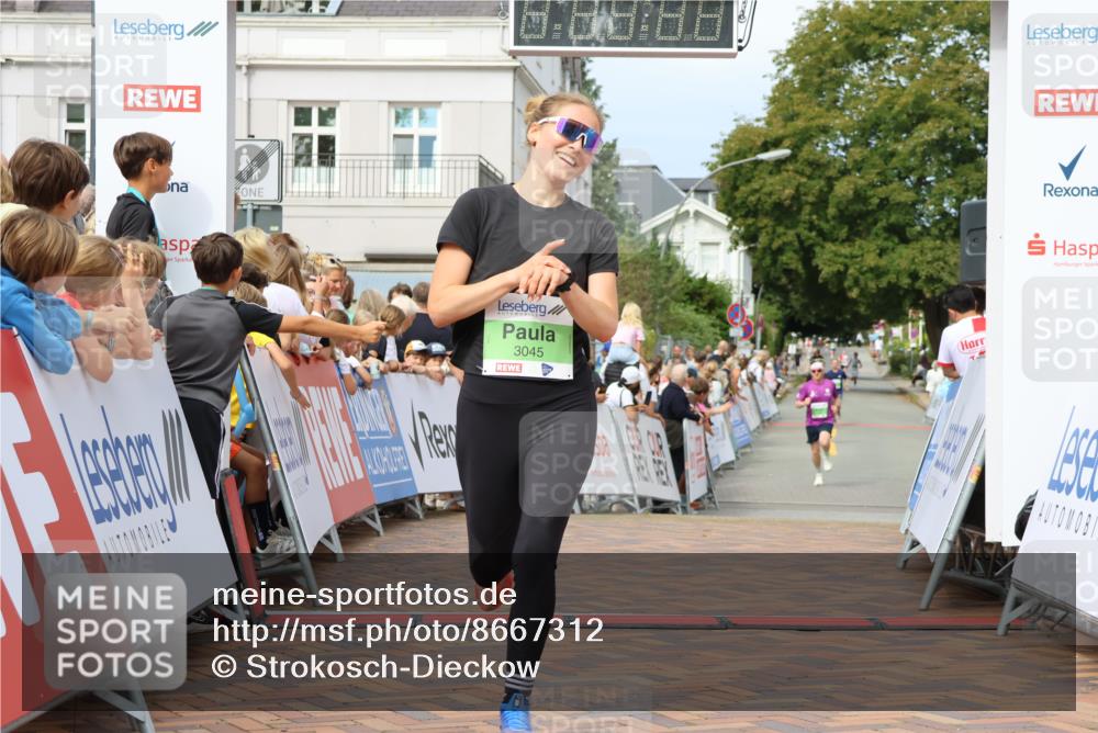 31.08.2025 - 21. Blankeneser Heldenlauf Strokosch-Dieckow http://msf.ph/oto/8667312 31.08.2025 10:57:38 Ziel 3045, 3012 meine-sportfotos.de