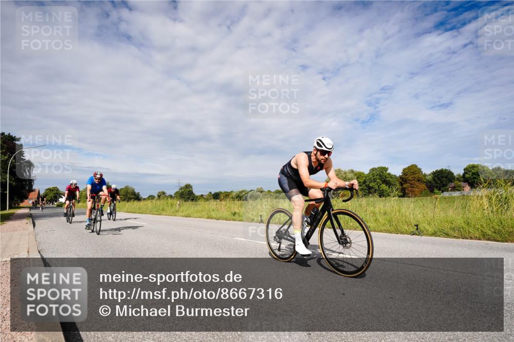 31.08.2025 - Elbe Triathlon Hamburg Michael Burmester http://msf.ph/oto/8667316 31.08.2025 10:46:45 Radfahren 1139, 1143, 1170, 1246, 1263, 1268 meine-sportfotos.de